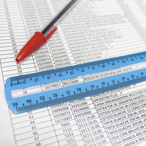 Regua De Poliestireno Guia De Leitura Azul 15cm.-122120-43482