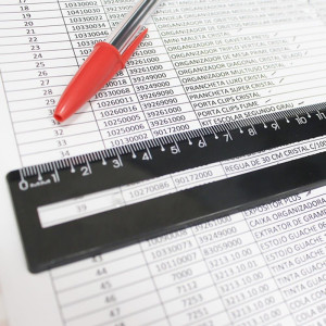 Regua De Poliestireno Guia De Leitura Preta 30cm.-122116-84167